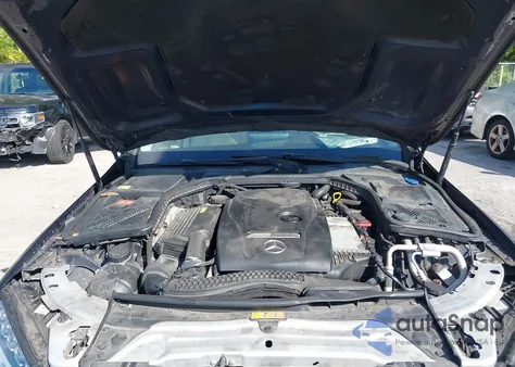 2015 Mercedes-Benz C 300 Luxury из США, поврежденный, VIN 55SWF4JB8FU044367